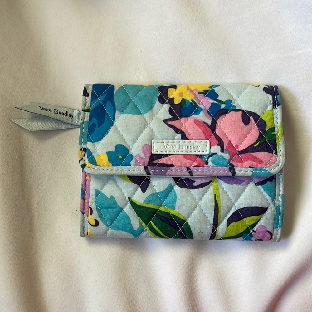 GUC Vera Bradley Euro Wallet- Marian Floral Pattern